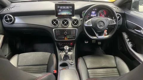 MERCEDES-BENZ CLA CLA 180 AMG Sport