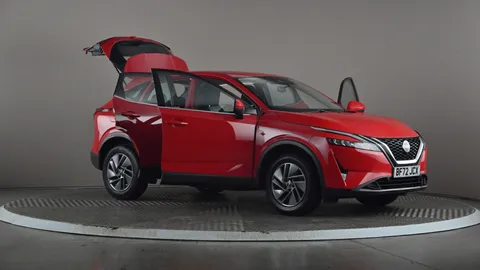 NISSAN QASHQAI 1.3 DiG-T MH Acenta Premium