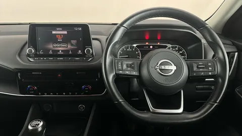 NISSAN QASHQAI 1.3 DiG-T MH Acenta Premium