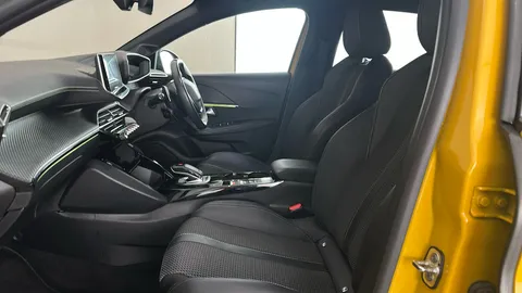 PEUGEOT 208 1.2 PureTech 130 GT EAT8