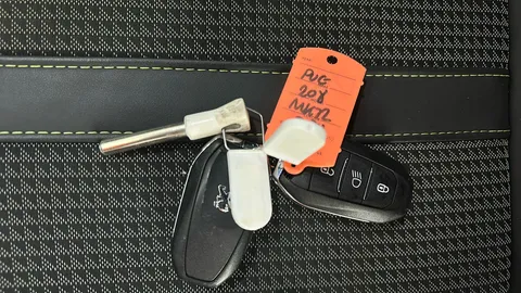 PEUGEOT 208 1.2 PureTech 100 GT