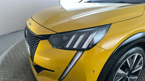 PEUGEOT 208 1.2 PureTech 130 GT EAT8