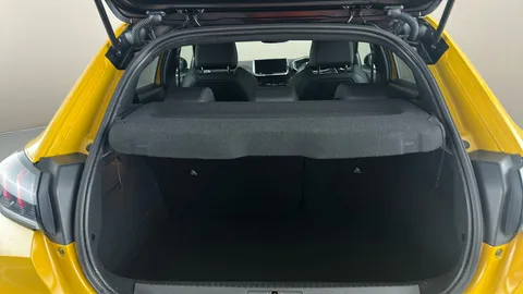 PEUGEOT 208 1.2 PureTech 130 GT EAT8