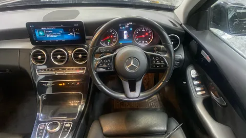 MERCEDES-BENZ C CLASS C180 SE Auto