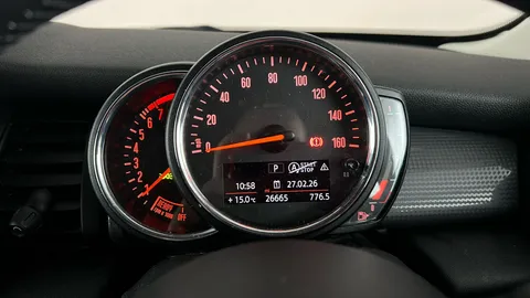 MINI HATCHBACK 1.5 Cooper Auto [Chili Pack]