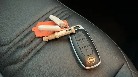 NISSAN JUKE 1.0 DiG-T 114 Tekna