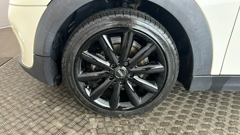 MINI HATCHBACK 1.5 Cooper Auto [Chili Pack]