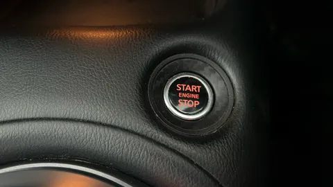 NISSAN JUKE 1.0 DiG-T 114 Tekna