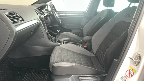 VOLKSWAGEN GOLF 1.5 TSI EVO 150 R-Line