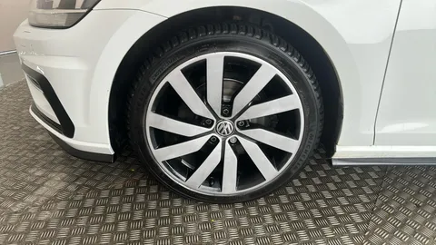 VOLKSWAGEN GOLF 1.5 TSI EVO 150 R-Line