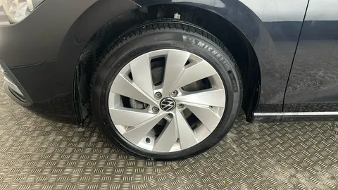 VOLKSWAGEN GOLF 1.5 eTSI Style DSG