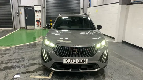 PEUGEOT 2008 1.2 PureTech 130 Allure EAT8