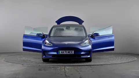 TESLA MODEL 3 Standard Plus Auto