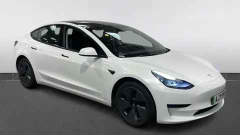 TESLA MODEL 3 Standard Plus Auto