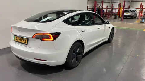 TESLA MODEL 3 Standard Plus Auto
