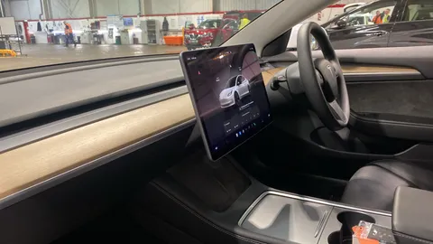 TESLA MODEL 3 Standard Plus Auto