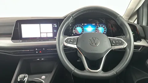 VOLKSWAGEN GOLF 1.5 TSI Life