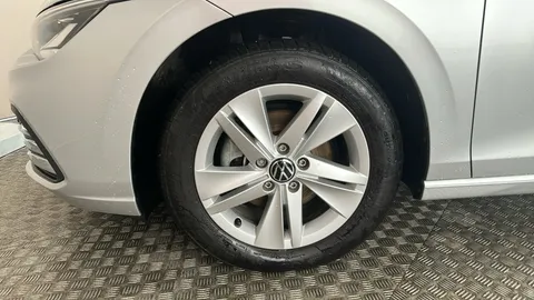 VOLKSWAGEN GOLF 1.5 TSI Life