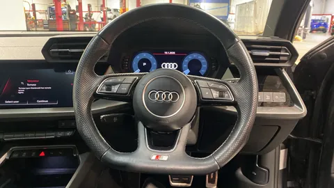 AUDI A3 35 TDI S Line S Tronic [Comfort+Sound]