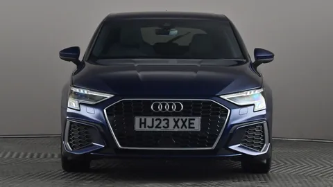 AUDI A3 35 TFSI S Line [Comfort+Sound]