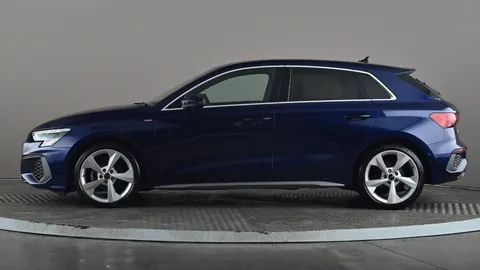 AUDI A3 35 TFSI S Line [Comfort+Sound]