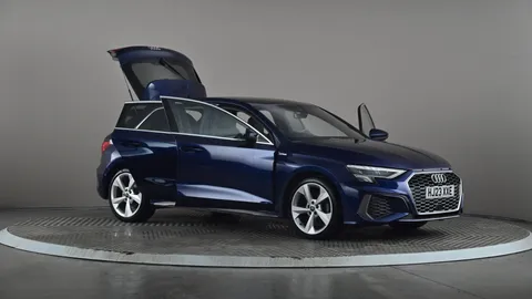 AUDI A3 35 TFSI S Line [Comfort+Sound]