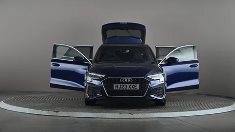 AUDI A3 35 TFSI S Line [Comfort+Sound]