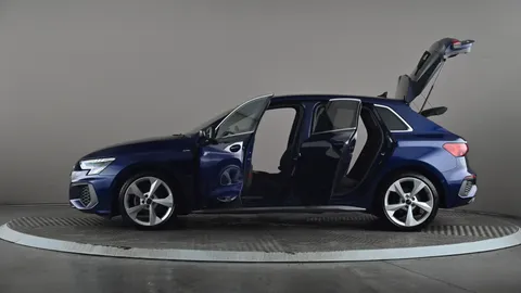 AUDI A3 35 TFSI S Line [Comfort+Sound]