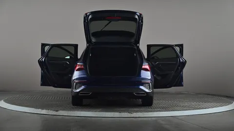 AUDI A3 35 TFSI S Line [Comfort+Sound]