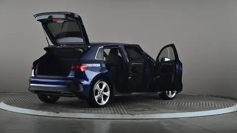 AUDI A3 35 TFSI S Line [Comfort+Sound]