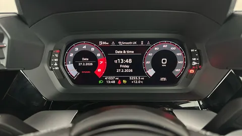 AUDI A3 35 TFSI S Line [Comfort+Sound]