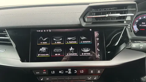 AUDI A3 35 TFSI S Line [Comfort+Sound]