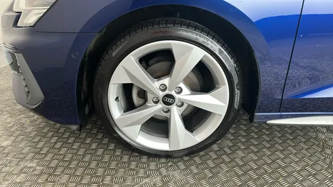 AUDI A3 35 TFSI S Line [Comfort+Sound]