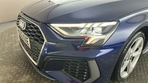 AUDI A3 35 TFSI S Line [Comfort+Sound]