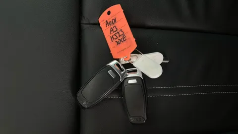 AUDI A3 35 TFSI S Line [Comfort+Sound]