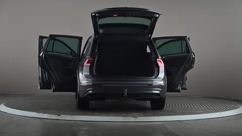 VOLKSWAGEN TIGUAN 2.0 TDi 150 R-Line Tech