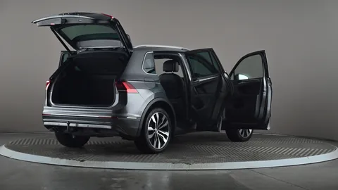 VOLKSWAGEN TIGUAN 2.0 TDi 150 R-Line Tech