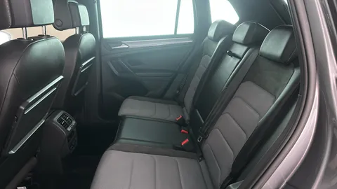 VOLKSWAGEN TIGUAN 2.0 TDi 150 R-Line Tech