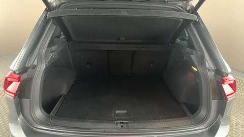 VOLKSWAGEN TIGUAN 2.0 TDi 150 R-Line Tech