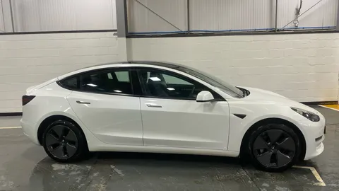 TESLA MODEL 3 Long Range RWD Auto