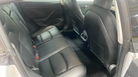 TESLA MODEL 3 Long Range RWD Auto