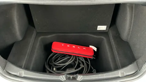 TESLA MODEL 3 RWD Auto