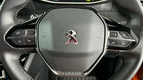 PEUGEOT 2008 100kW Allure Premium+ 50kWh Auto