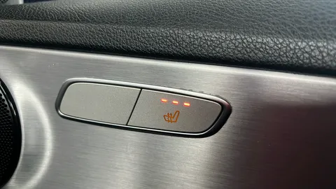 MERCEDES-BENZ C CLASS C220d AMG Line 9G-Tronic