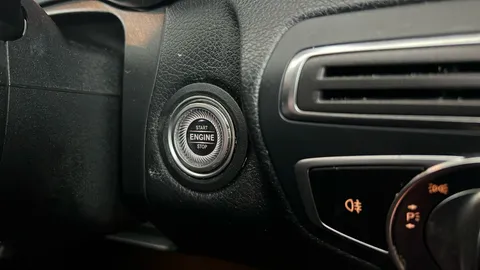 MERCEDES-BENZ C CLASS C220d AMG Line 9G-Tronic