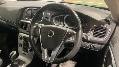 VOLVO V40 T3 [152] Inscription