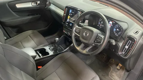 VOLVO XC40 1.5 T3 [163] Momentum