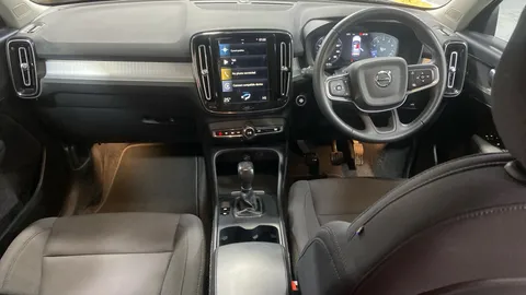 VOLVO XC40 1.5 T3 [163] Momentum