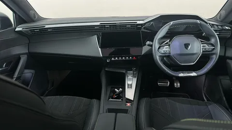 PEUGEOT 408 1.6 Plug-in Hybrid 225 GT e-EAT8