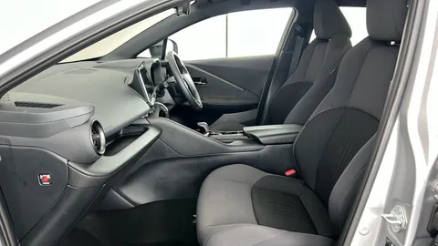 Toyota C-HR 2.0 PHEV Design CVT